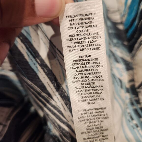 Chico's Wrinkle Resistant Multicolor Abstract Button Up Blouse Size 3 (XL 16) - Picture 7 of 9